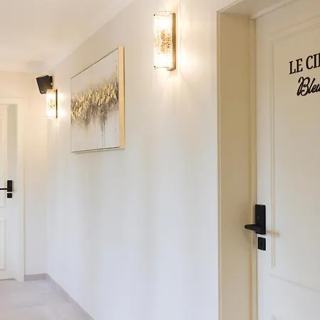 L'oree Du Bois